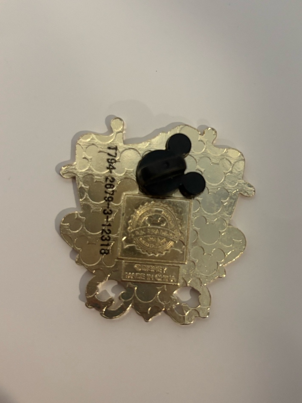 Cinderella Disney World 2013 Princess Enamel Pin - Picture 2 of 2